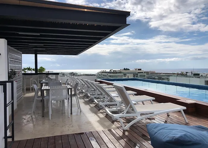 Modern Close To The Beach, Roof Pool And Fast Wifi *