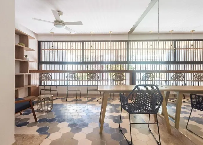 Modern Close To The Beach, Roof Pool And Fast Wifi
