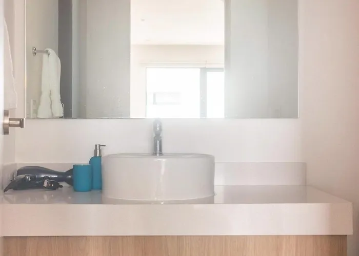 Modern Close To The Beach, Roof Pool And Fast Wifi *